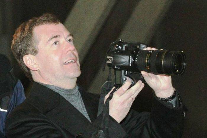 Сколько стоят фотоаппараты Медведева