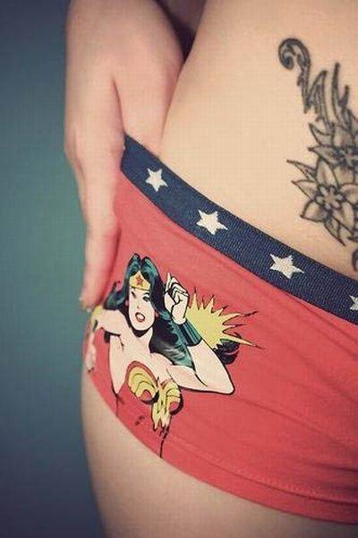 Девушки в супергеройском белье