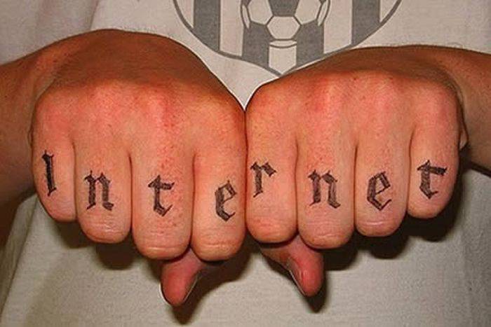 Татуировки любителей интернета (10 фото)
