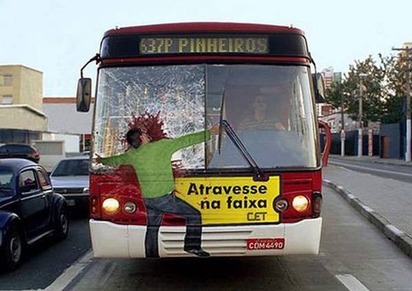 Прикольная реклама на автобусах