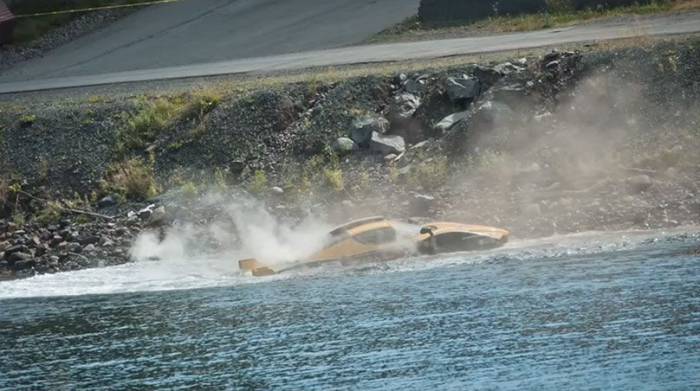 Ferrari Enzo за $1,5 миллиона упал в океан