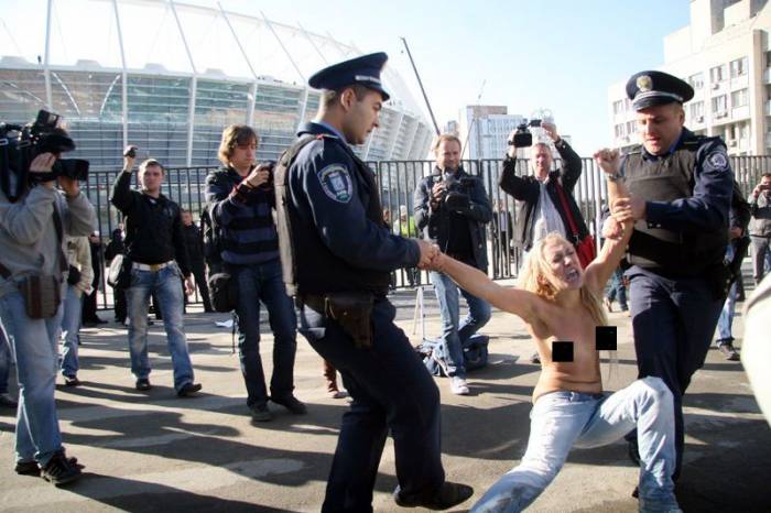 FEMEN  -2012