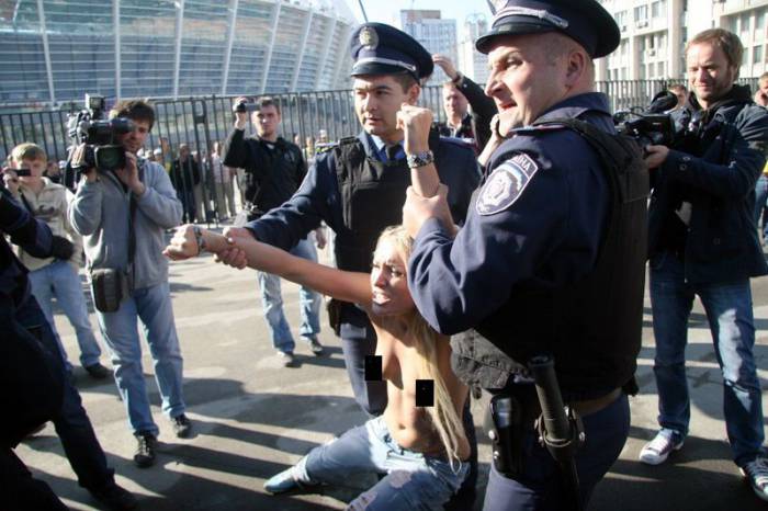 FEMEN  -2012