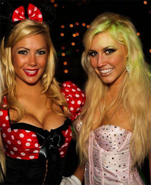 Девушки с Playboy на Хэллоуин (100 фото)