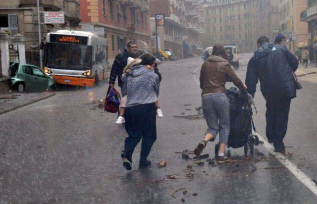 Разрушительное наводнение в итальянской Генуе