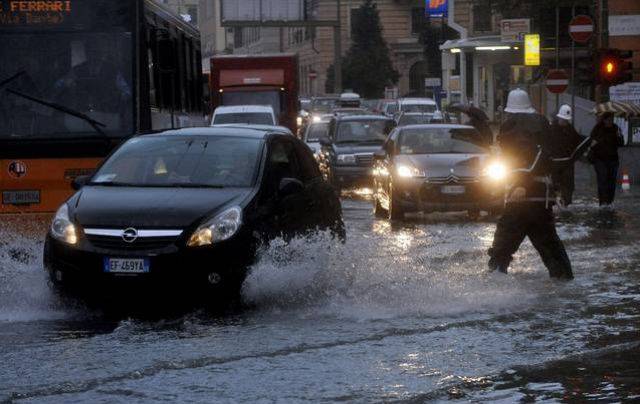 Разрушительное наводнение в итальянской Генуе