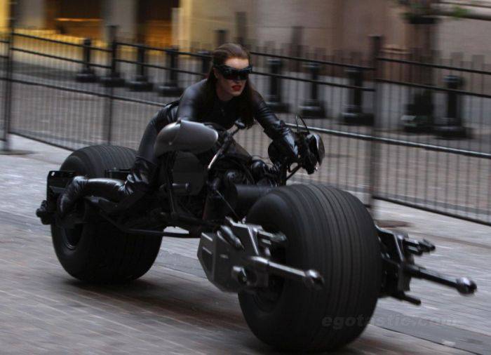 Съемки нового фильма про Бэтмена на улицах Нью-Йорка (27 фото)