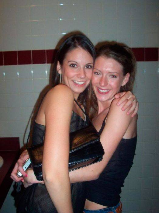 Пьяные девушки в ванных комнатах (80 фото)