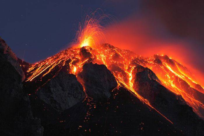 Потрясающие фотографии действующих вулканов