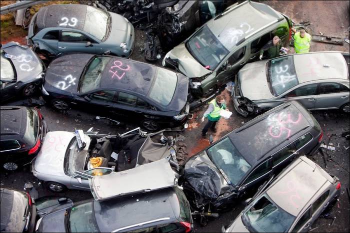 Авария на автобане в Германии (3 фото)