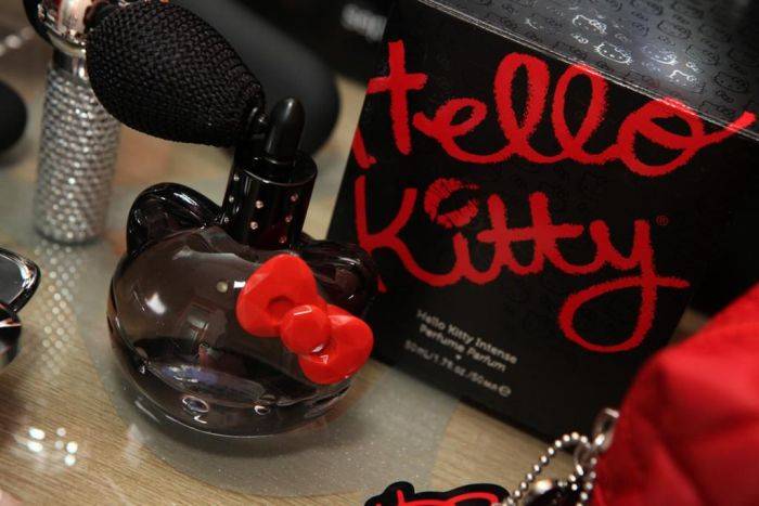  Hello Kitty  - (29 )