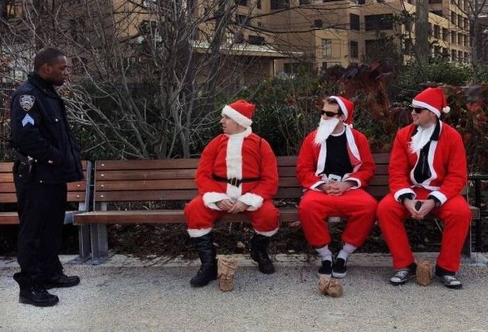 Пьяные Санта-Клаусы (41 фото)