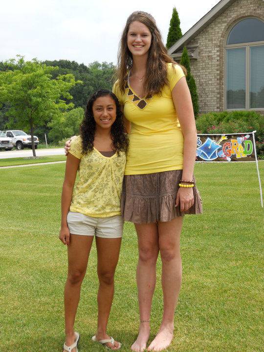 Слишком высокие девушки (50 фото)