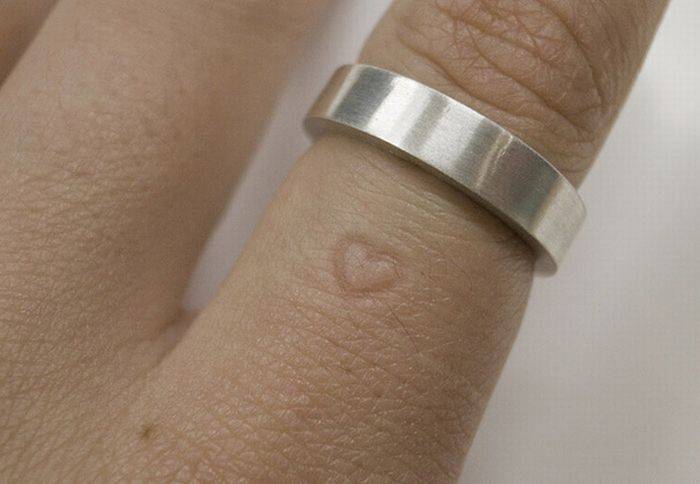 Необычное кольцо с посланием (6 фото)