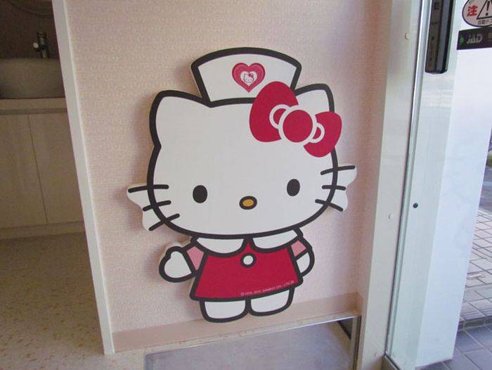     Hello Kitty (8 )