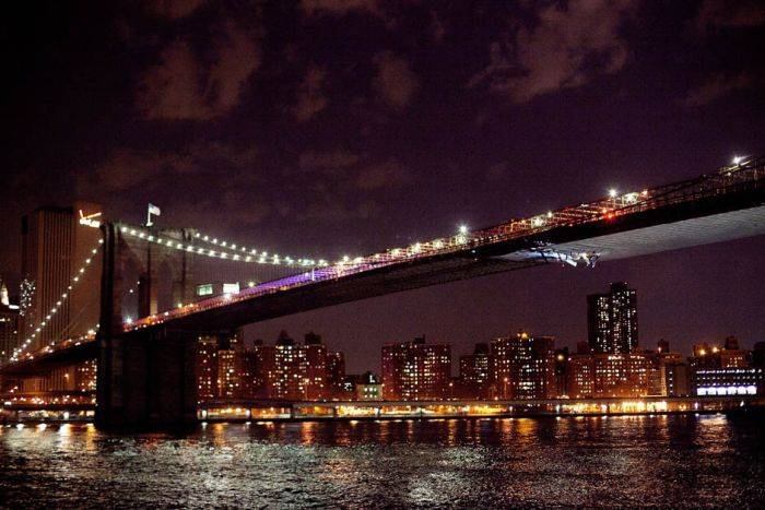 Происшествие с Бруклинским мостом в Нью-Йорке (7 фото)