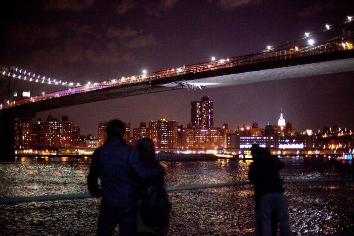 Происшествие с Бруклинским мостом в Нью-Йорке (7 фото)