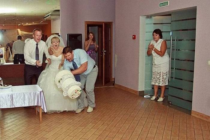 Смешные свадебные фотографии (59 фото)