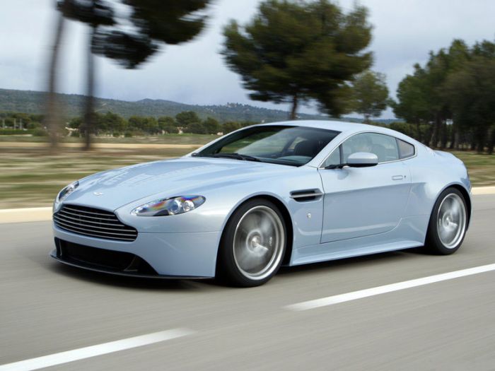 Aston Martin V12 Vantage RS