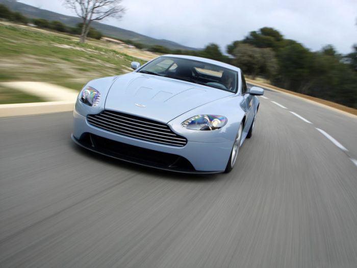 Aston Martin V12 Vantage RS