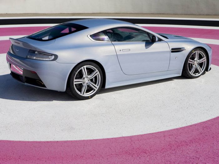 Aston Martin V12 Vantage RS