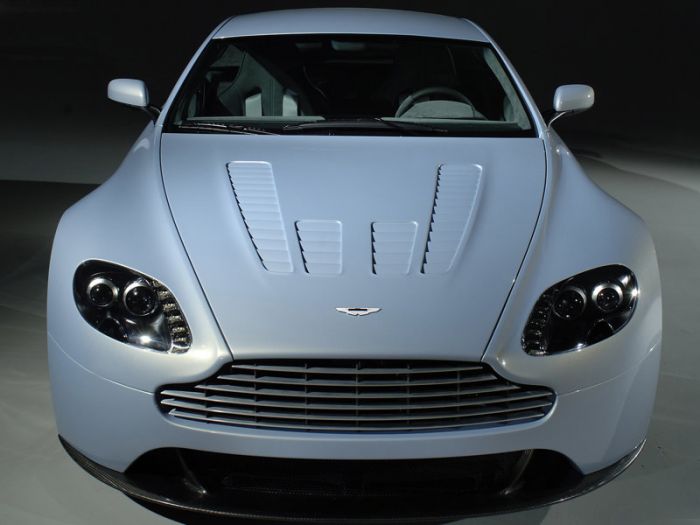 Aston Martin V12 Vantage RS