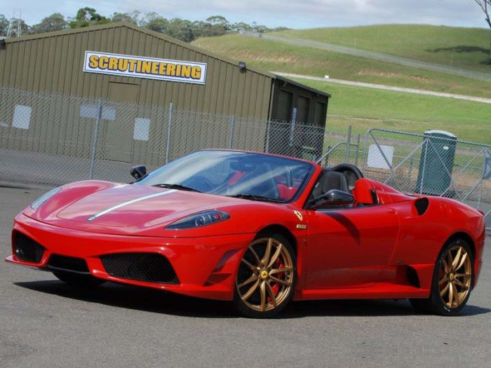 Ferrari Scuderia Spider 16M