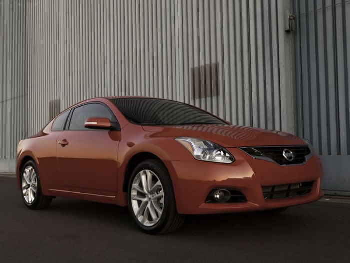 Nissan Altima Coupe (2010)