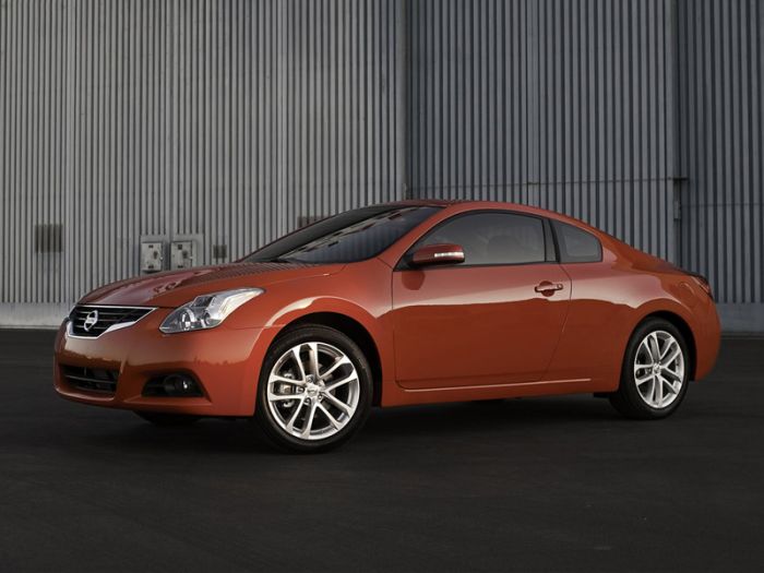 Nissan Altima Coupe (2010)