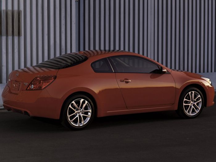 Nissan Altima Coupe (2010)