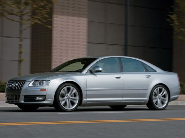 Audi S8