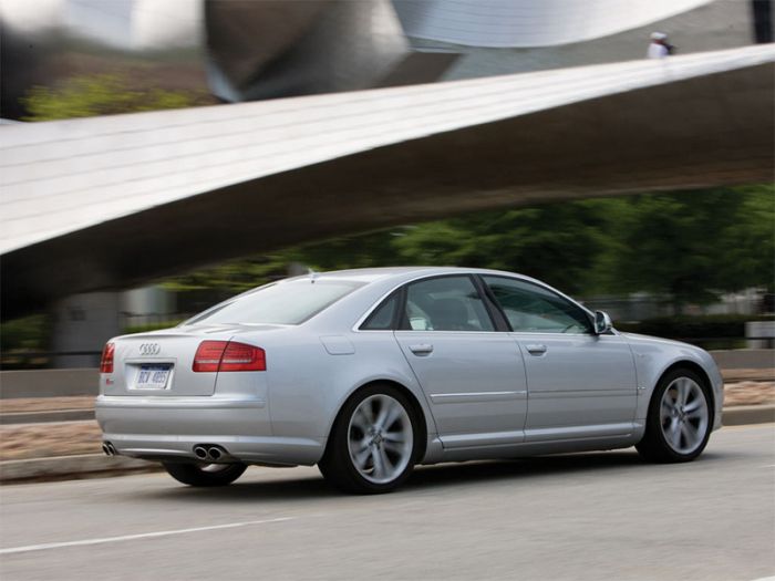 Audi S8