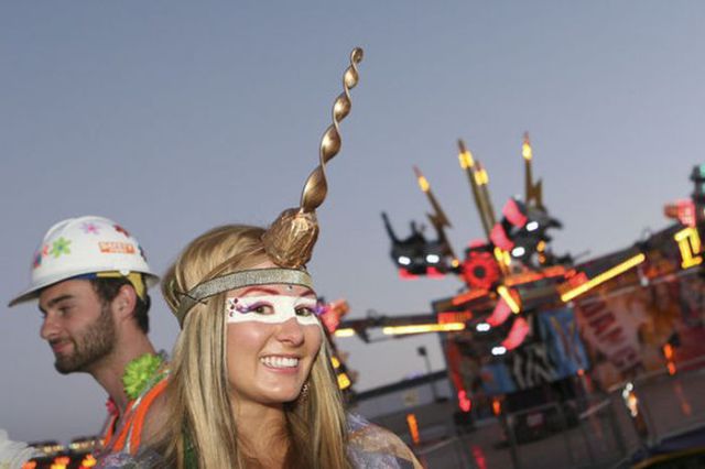   Electric Daisy Carnival (50 )