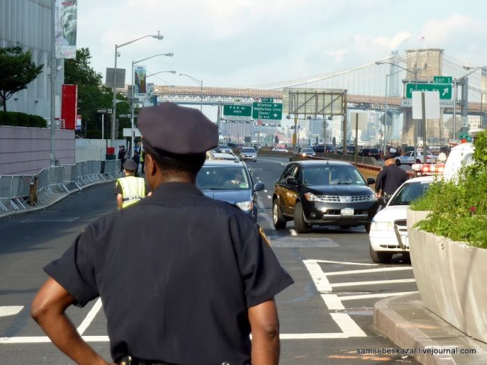 Как кортеж президента США Обамы передвигается по Нью-Йорку (27 фото)