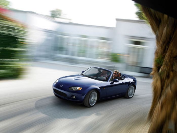 Mazda MX-5 Roadster Coup