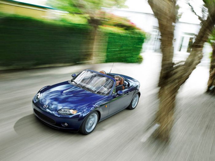 Mazda MX-5 Roadster Coup