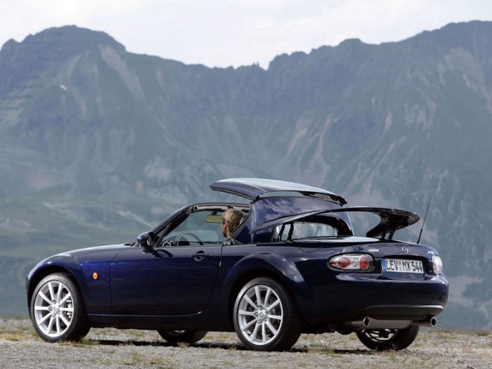 Mazda MX-5 Roadster Coup