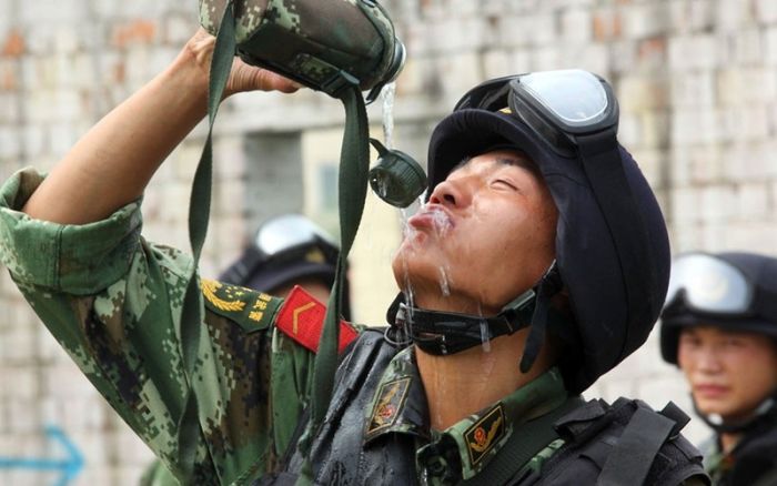 Спецподразделение китайских бойцов SWAT (16 фото)