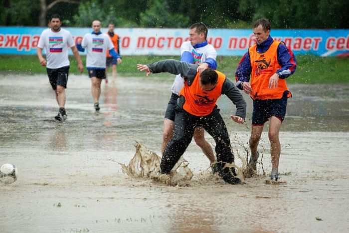 Интересные кадры с матча в городе Комсомольск-на-Амуре (8 фото)