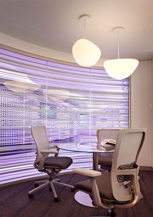 Креативный и футуристический дизайн в офисе IBM (14 фото)