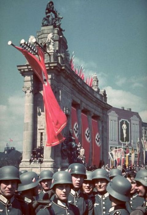 Снимки с 50-летнего юбиля Адольфа Гитлера