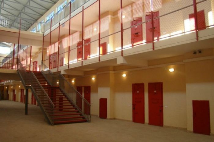 Необычная женская тюрьма в Грузии (14 фото)