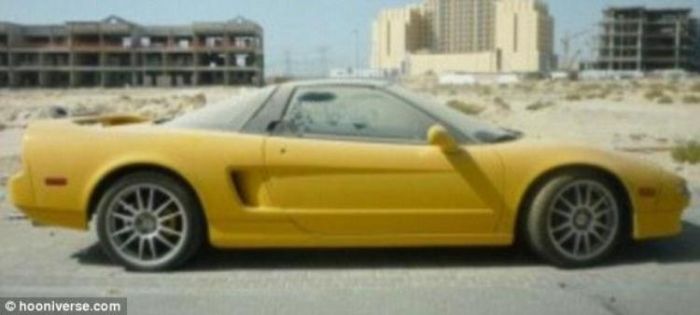 Брошенные автомобили в Дубае (8 фото)