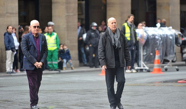     "Red 2" (41 )