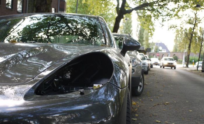 В Амстердаме пострадали дорогостоящие Porsche Panamera и Cayenne