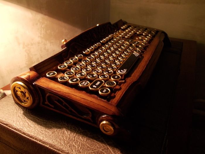 Креативный моддинг старой клавиатуры под 19 век
