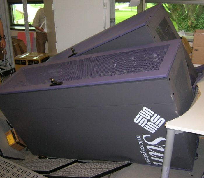 Компьютеры, принесенные в сервисные центры