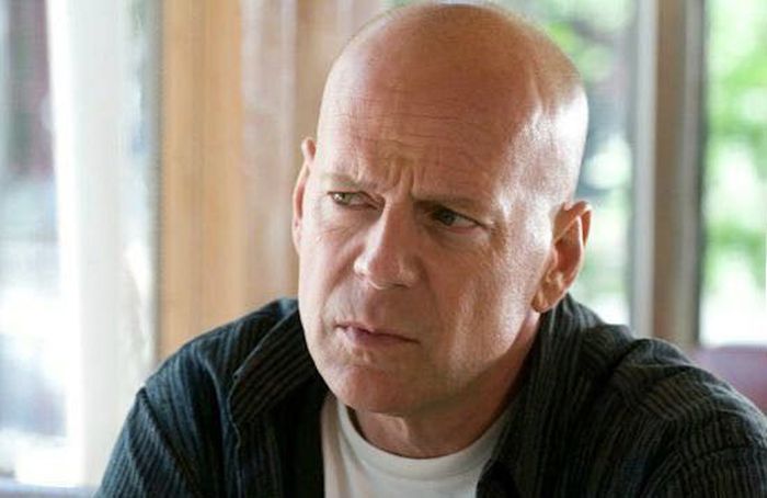   (Bruce Willis)