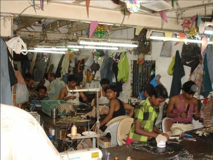 Как производят гламурные туфельки в Индии