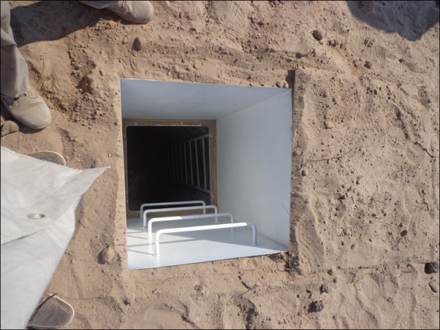 Подземный бункер в случае конца света (44 фото)
